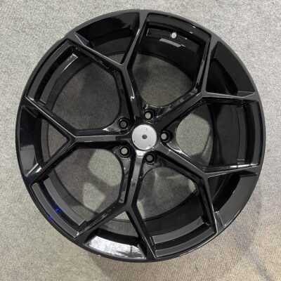 Carbonado Fancy 19" 8,5J ET30 5x112 Black Glossy