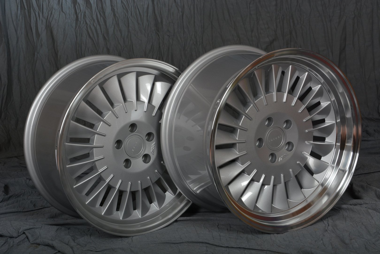 ISPIRI CSR1D 19" 8,5J ET42 + 10J ET42 5x112 Silver Polish Lip - obrazek 3