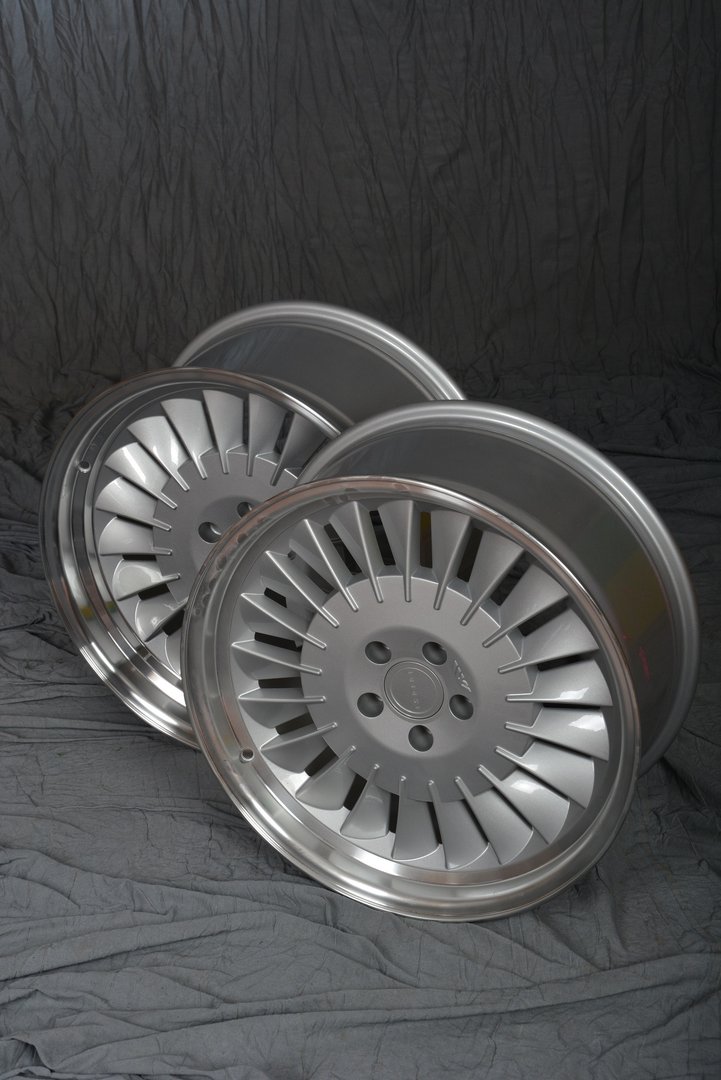 ISPIRI CSR1D 19" 8,5J ET42 + 10J ET42 5x112 Silver Polish Lip - obrazek 4