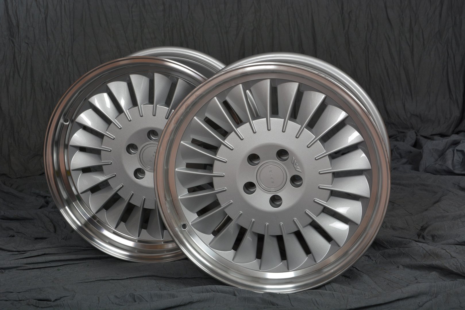 ISPIRI CSR1D 19" 8,5J ET42 + 10J ET42 5x112 Silver Polish Lip - obrazek 7