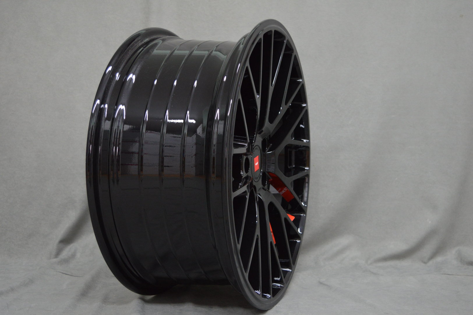 ISPIRI FFP1 19'' 8,5J ET45 5x112 Corsa Black - obrazek 3