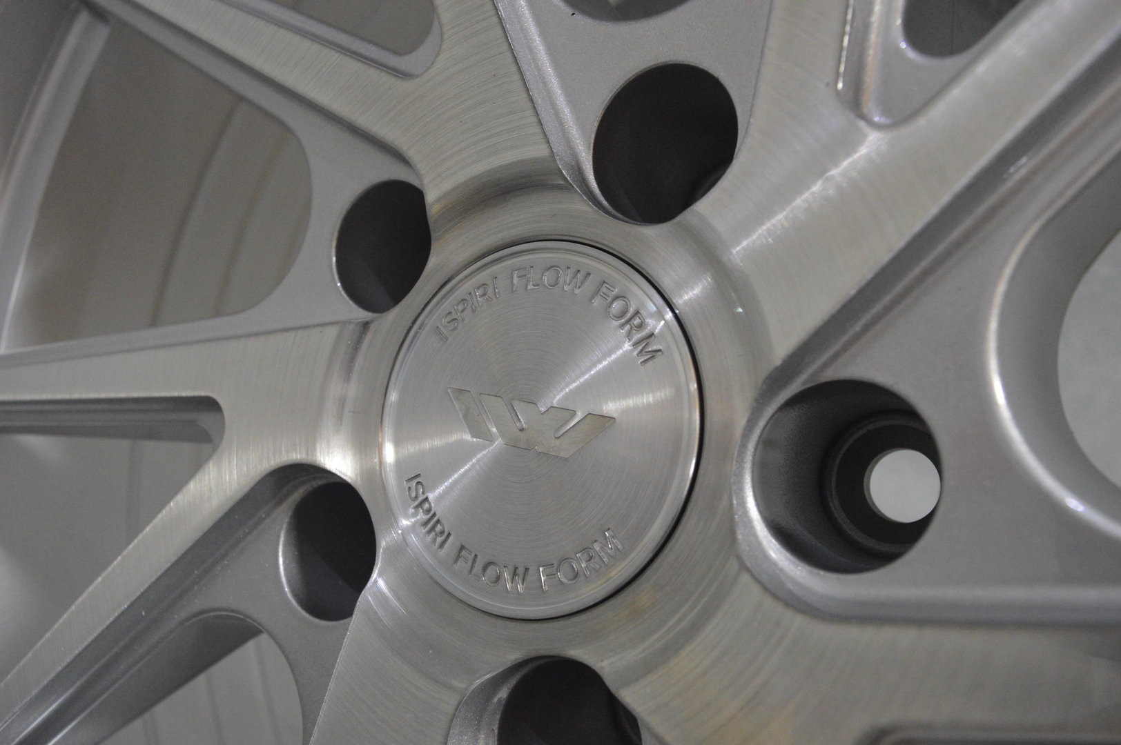 ISPIRI FFR1D 21'' 9J ET32 5x112 Pure Silver Brushed - obrazek 3