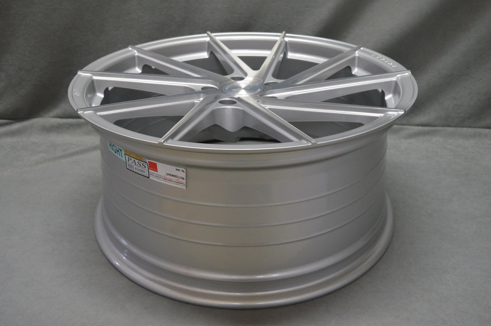 ISPIRI FFR1D 21'' 9J ET32 5x112 Pure Silver Brushed - obrazek 7