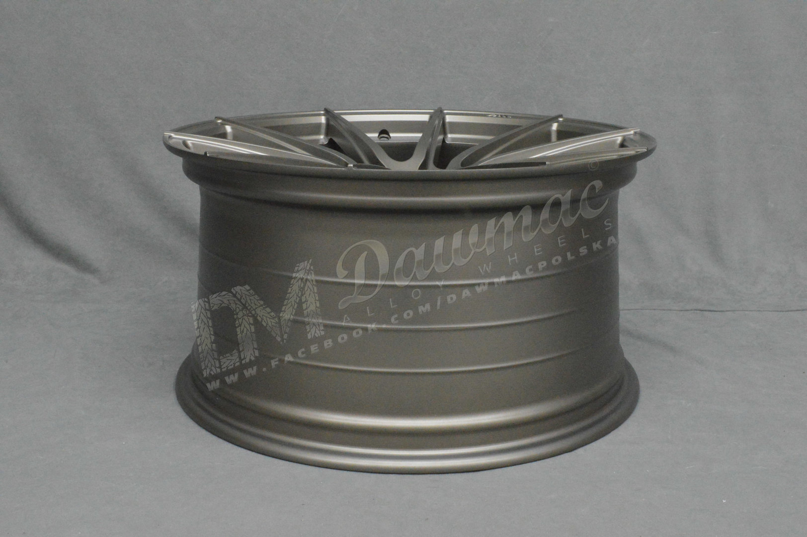 ISPIRI FFR1 19'' 10J ET28 5x112 Matt Carbon Bronze - obrazek 6