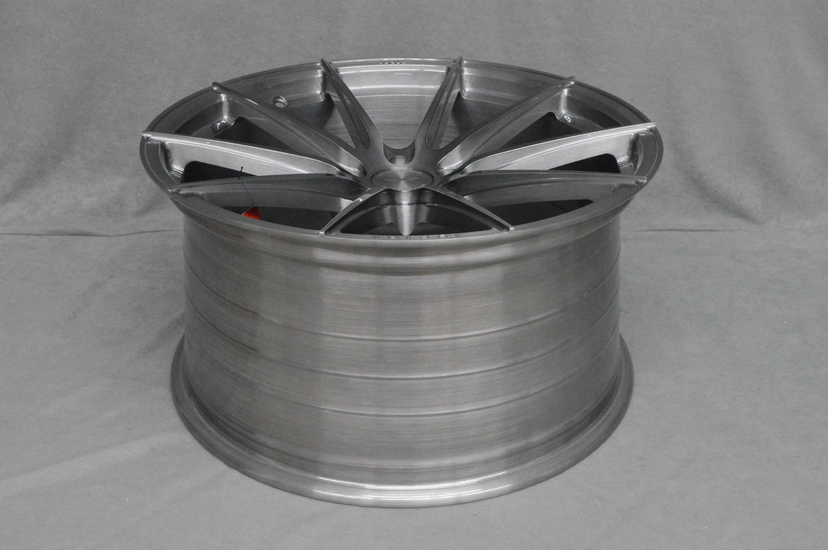 ISPIRI FFR1 20" 10,5J ET30 5x112 Full Brushed Carbon Titanium - obrazek 7