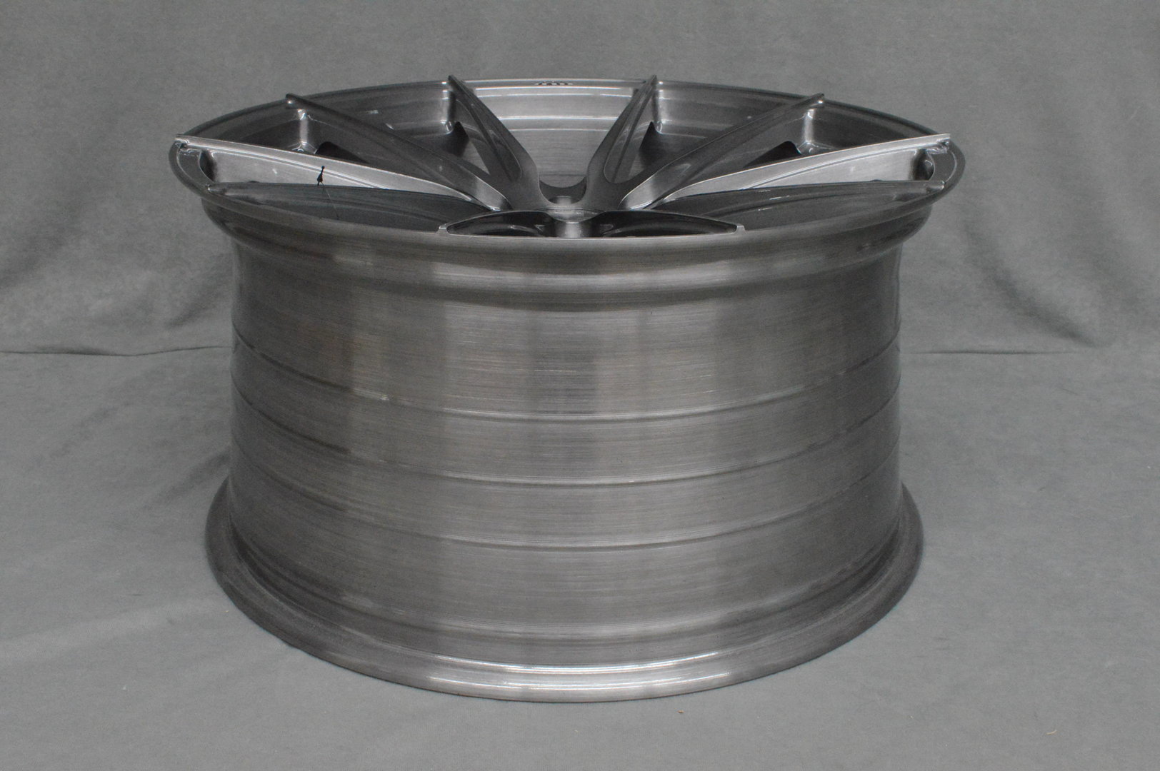 ISPIRI FFR1 20" 10,5J ET30 5x112 Full Brushed Carbon Titanium - obrazek 8