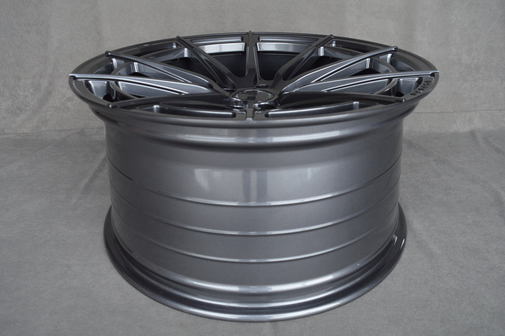ISPIRI FFR2 20" 9,5J ET40 + 10,5J ET30 5x120 Carbon Graphite - obrazek 7