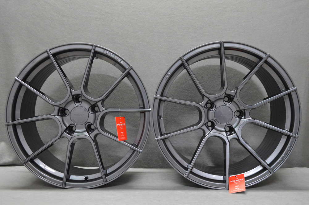 ISPIRI FFR6 19" 9J ET35 + 11J ET40 5x120 Carbon Graphite