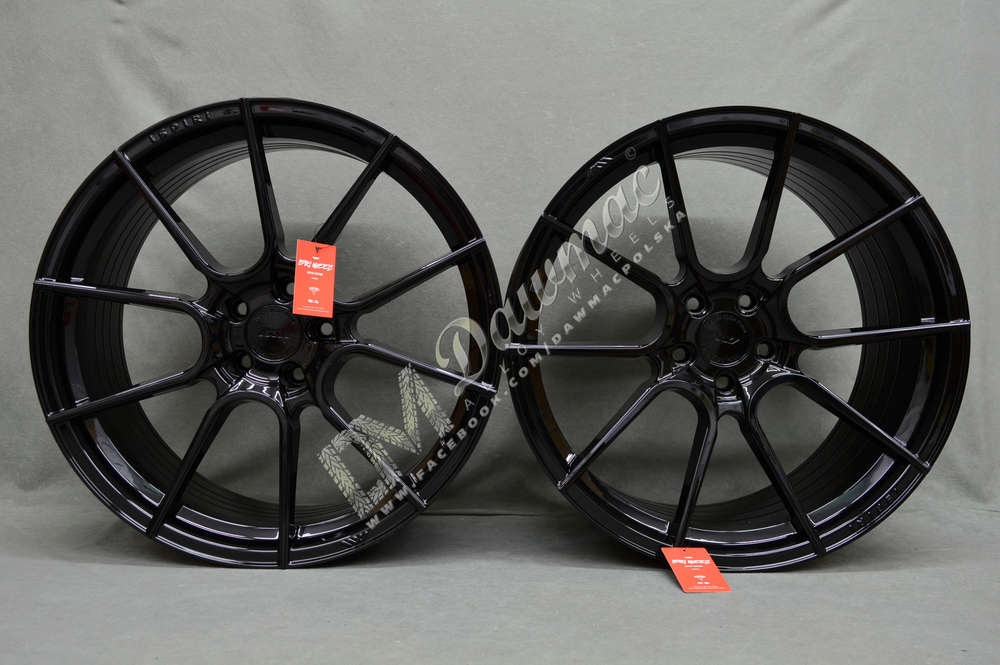 ISPIRI FFR6 20" 9J ET32 + 10J ET45 5x112 Corsa Black
