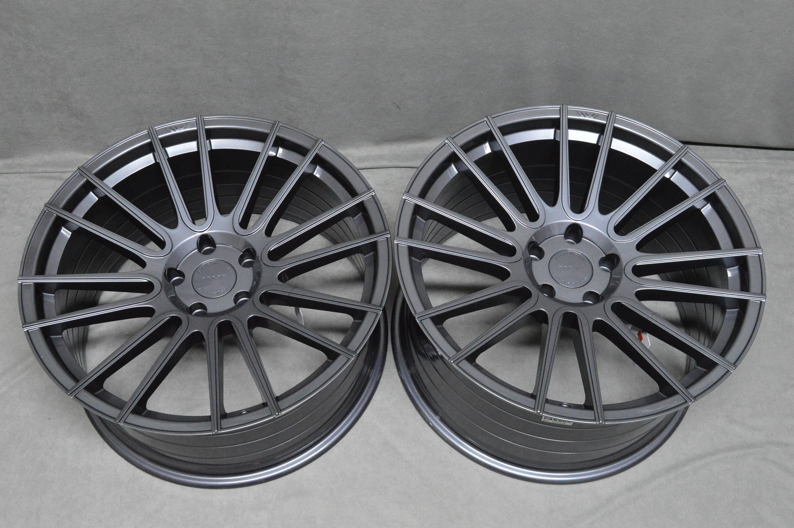 ISPIRI FFR8 20" 8,5J ET42 + 10,5J ET30 5x112 Carbon Graphite - obrazek 7