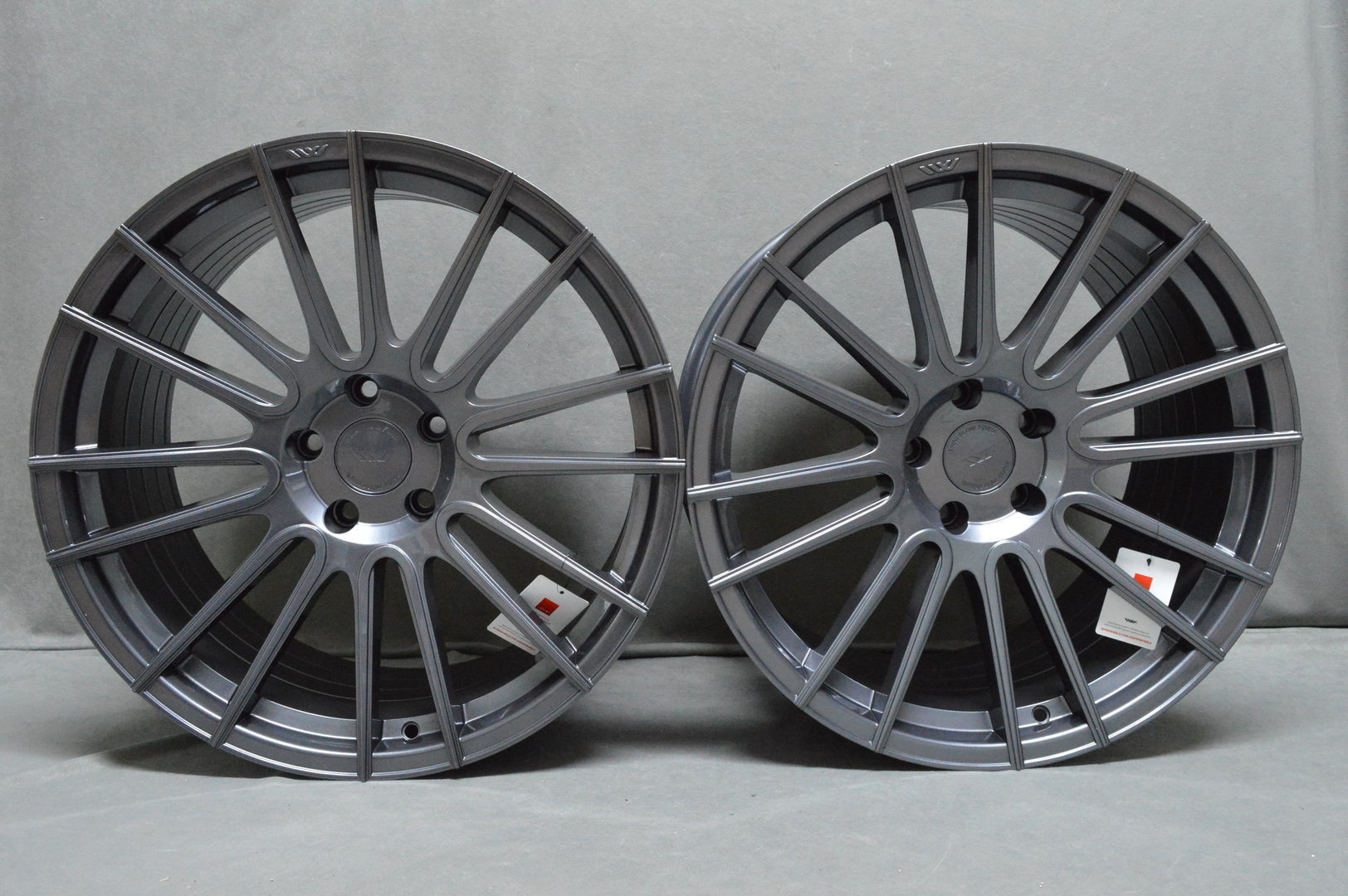 ISPIRI FFR8 20" 9,5J ET40 + 10,5J ET30 5x120 Carbon Graphite - obrazek 3