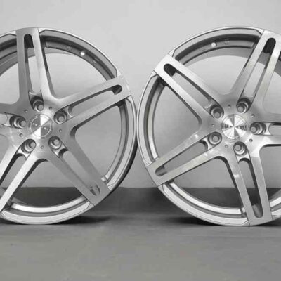 ISPIRI ISR12 20" 8,5J ET45 + 11J ET52 5X130