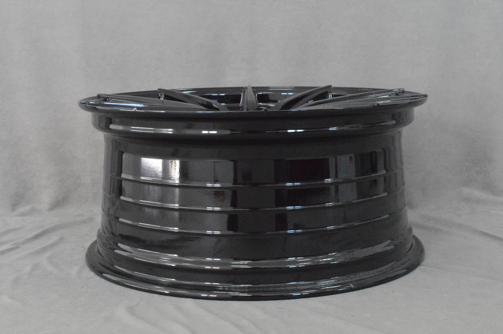 Ispiri FFR1 19'' 8,5J ET42 5x120 Corsa Black - obrazek 6