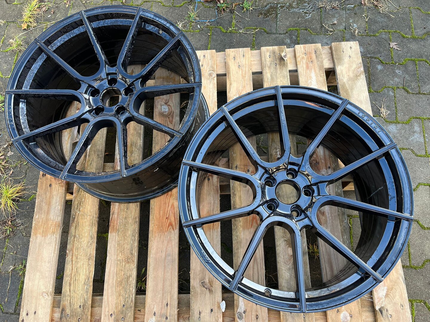 Ispiri FFR6 21" 10,5J ET30 5x112 Corsa Black / 2 sztuki - obrazek 2