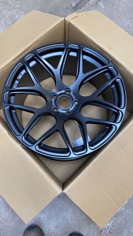 Ispiri ISR10 19" 10J ET32 5x112 Matt Graphite / 2 sztuki