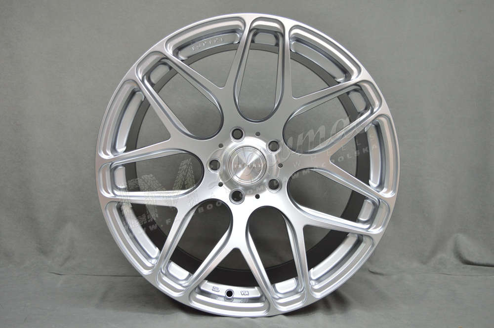 Ispiri ISR10 19" 9,5J ET33 + 9,5J ET43 5x120 Diamond Silver