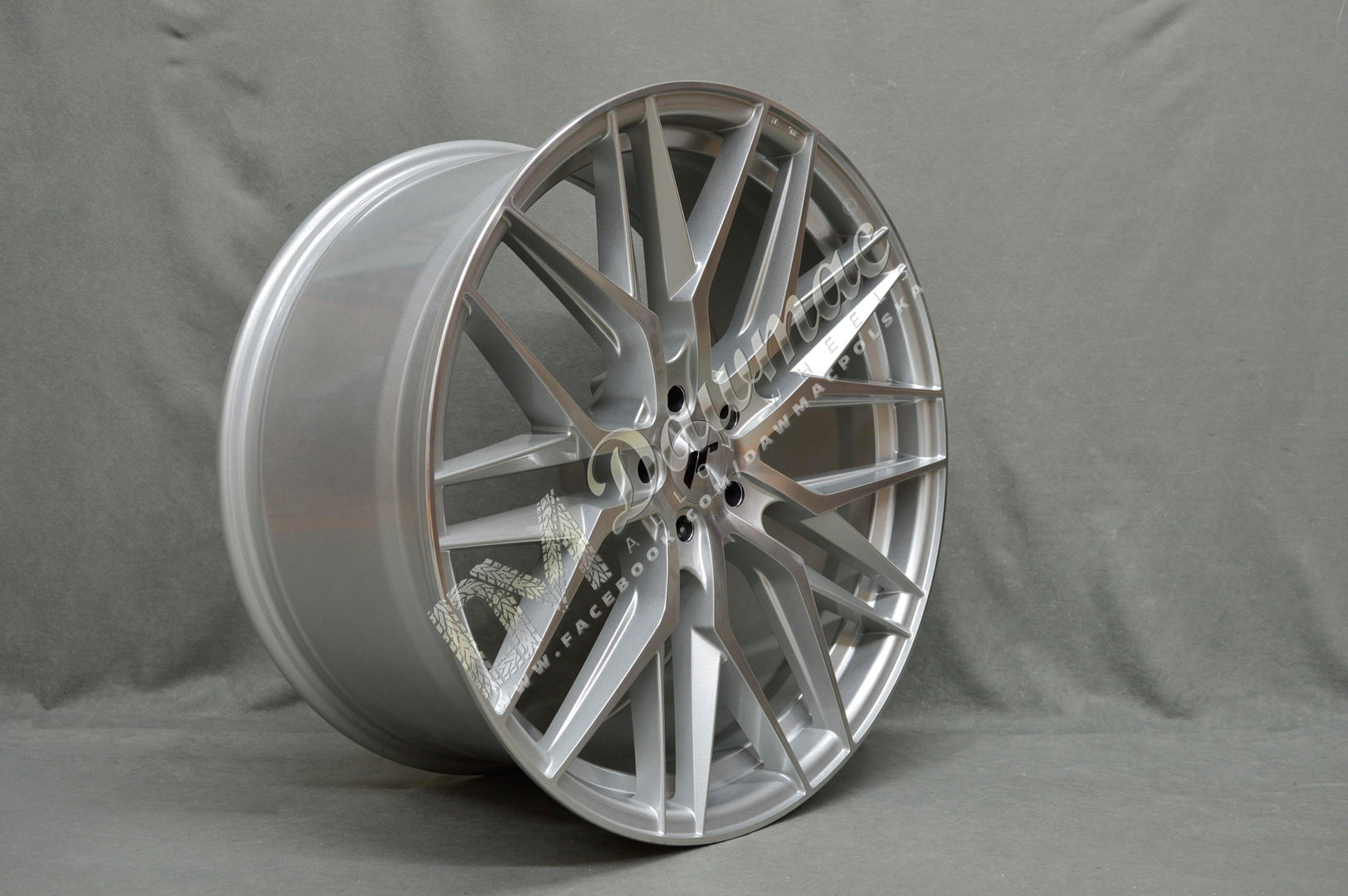 JAPAN RACING JR28 22'' 10,5 ET18 5x112 BLANK Silver Machined Face - obrazek 4