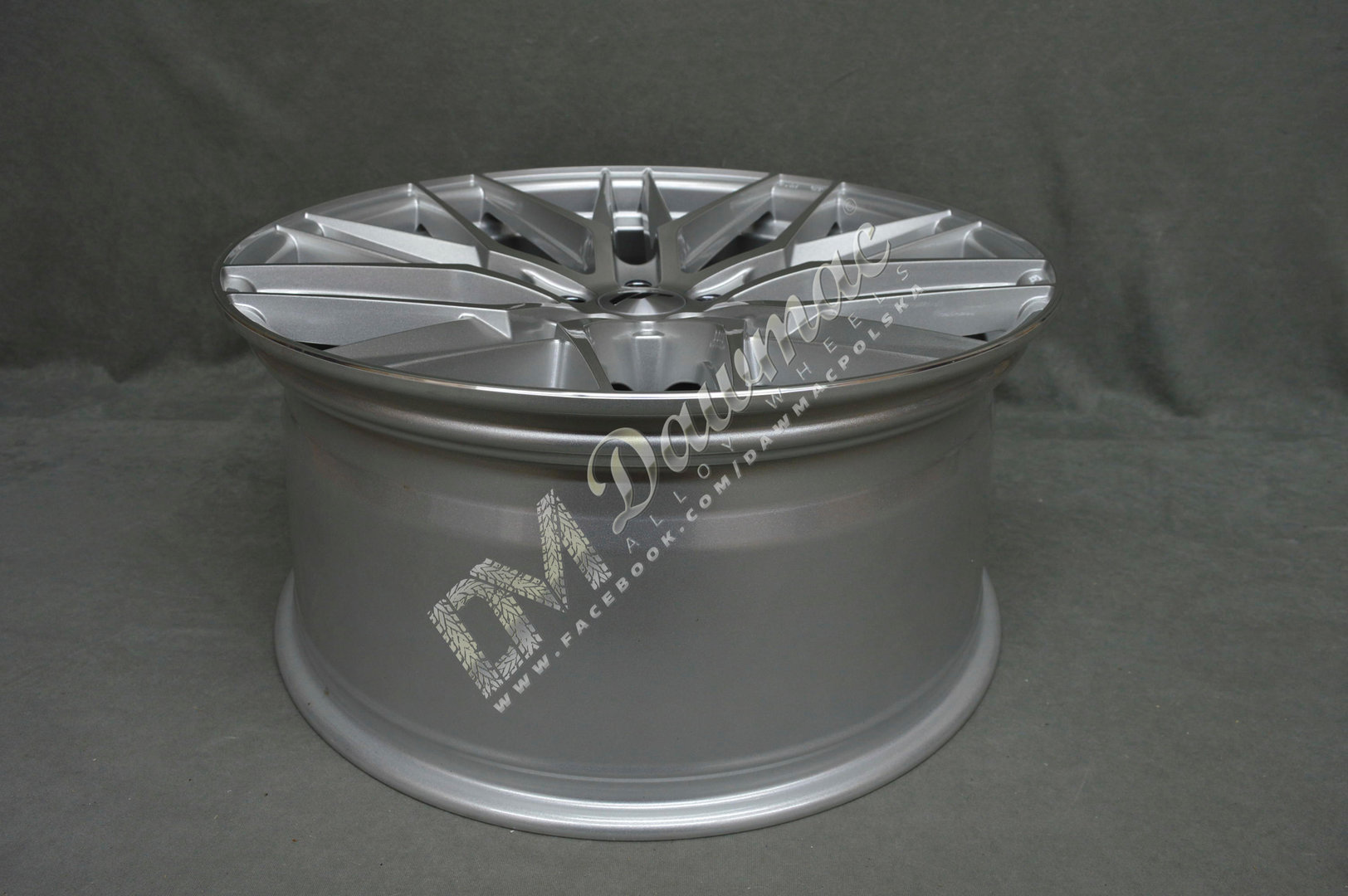 JAPAN RACING JR28 22'' 10,5 ET18 5x112 BLANK Silver Machined Face - obrazek 6