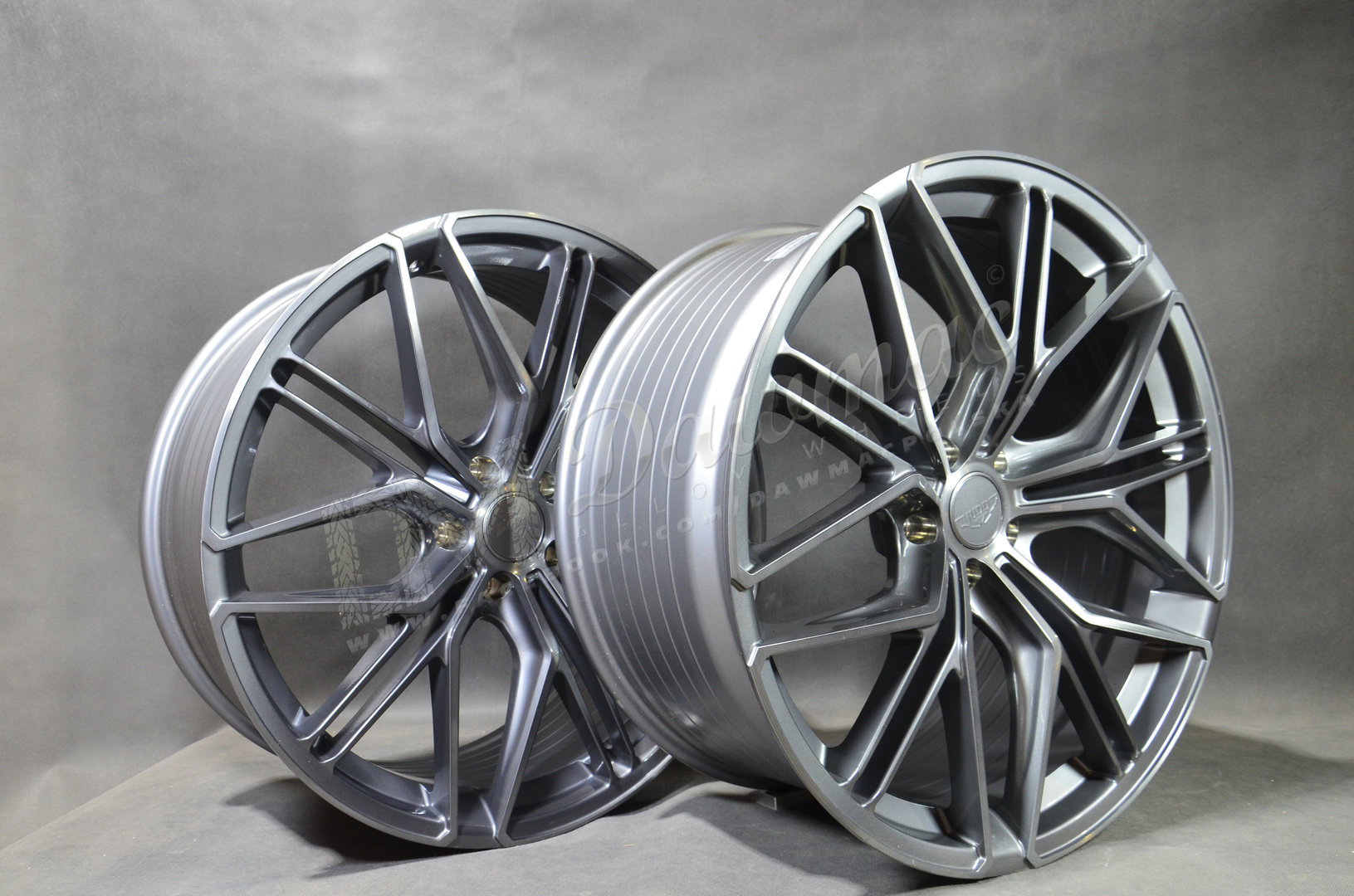 JUDD JSF7 22" 9,5J ET20-50 + 10,5J ET25-45 5x100-5x130 Titanium - obrazek 4