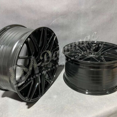 JUDD Model One 20" 9J ET25-45 + 10,5J ET25-ET45 5x108-5x130 Gloss Black