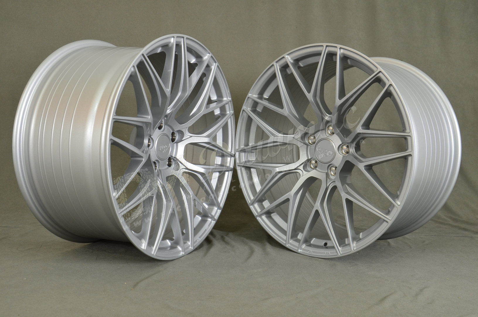 JUDD Model One 21" 11J ET22-55 5x100-5x130 Argent Silver - obrazek 3