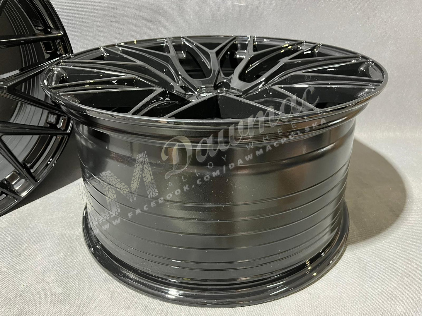 JUDD Model One 21" 11J ET22-55 5x108-5x130 Gloss Black - obrazek 4