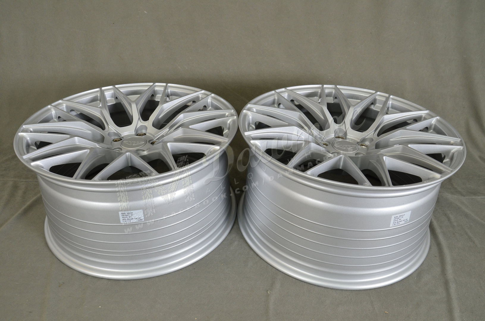 JUDD Model One 21" 9,5J ET25-50 + 10,5J ET15-45 5x100-5x130 Argent Silver - obrazek 7