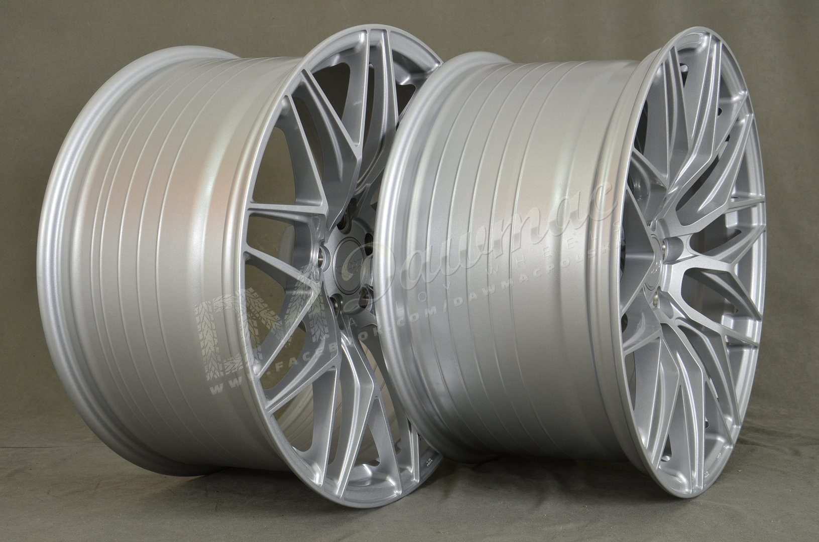 JUDD Model One 21" 9J ET18-45 + 11J ET22-55 5x108-5x130 Argent Silver - obrazek 4