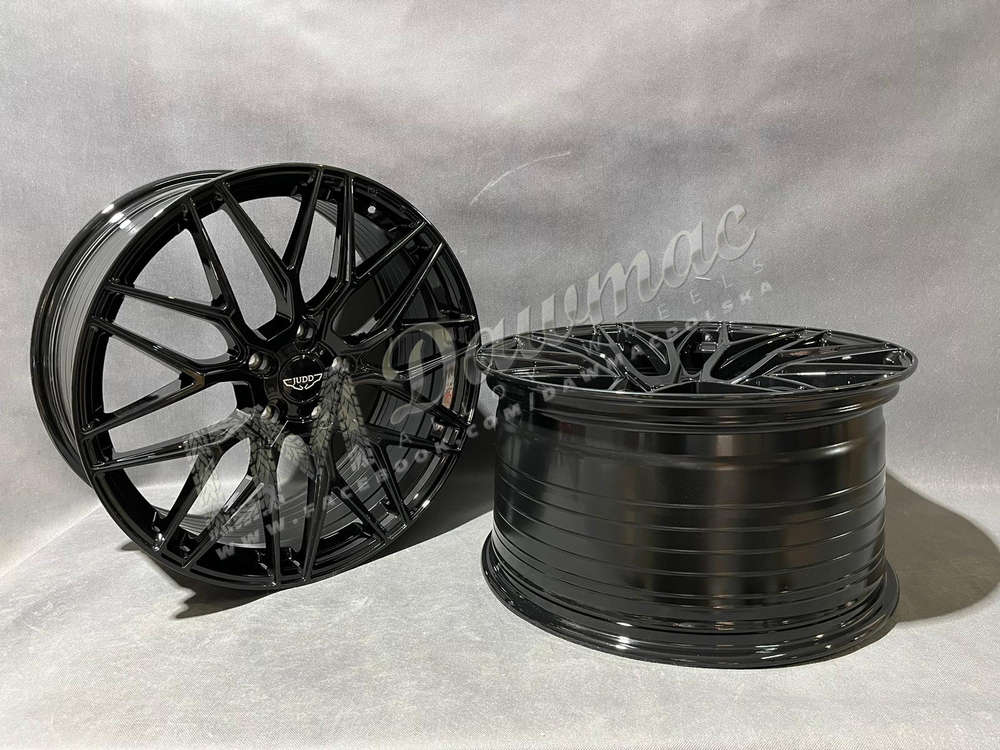 JUDD Model One 21" 9J ET18-45 + 11J ET22-55 5x108-5x130 Gloss Black