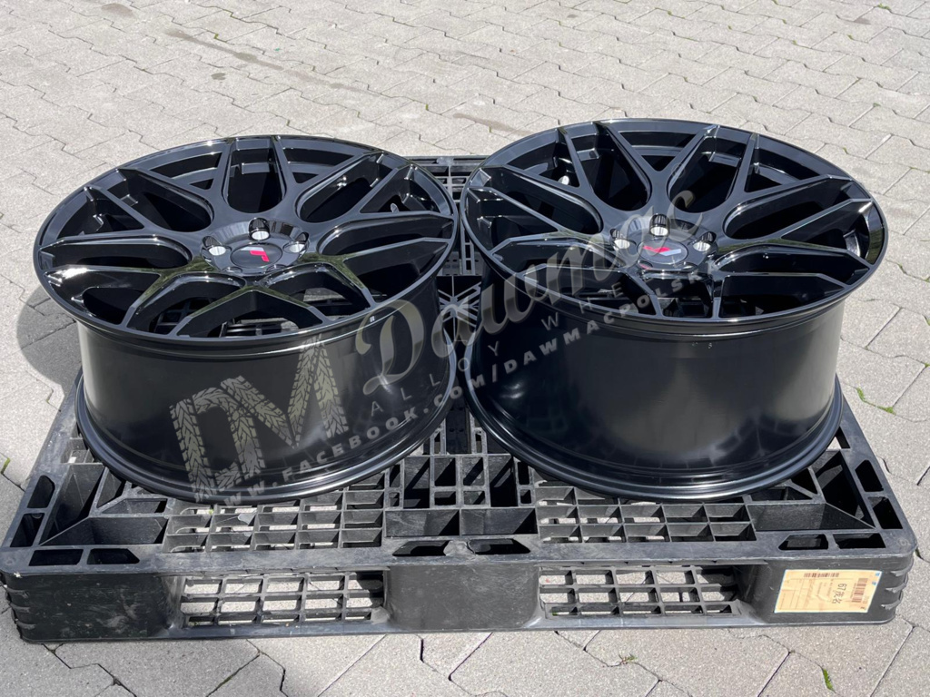 Japan Racing JR18 20" 9J ET20 + 10J ET30 5x112 Glossy Black - obrazek 5
