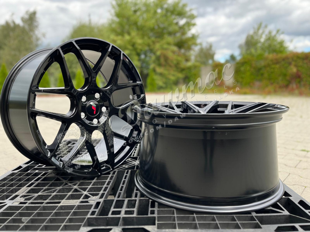 Japan Racing JR18 20" 9J ET20 + 10J ET30 5x112 Glossy Black - obrazek 6