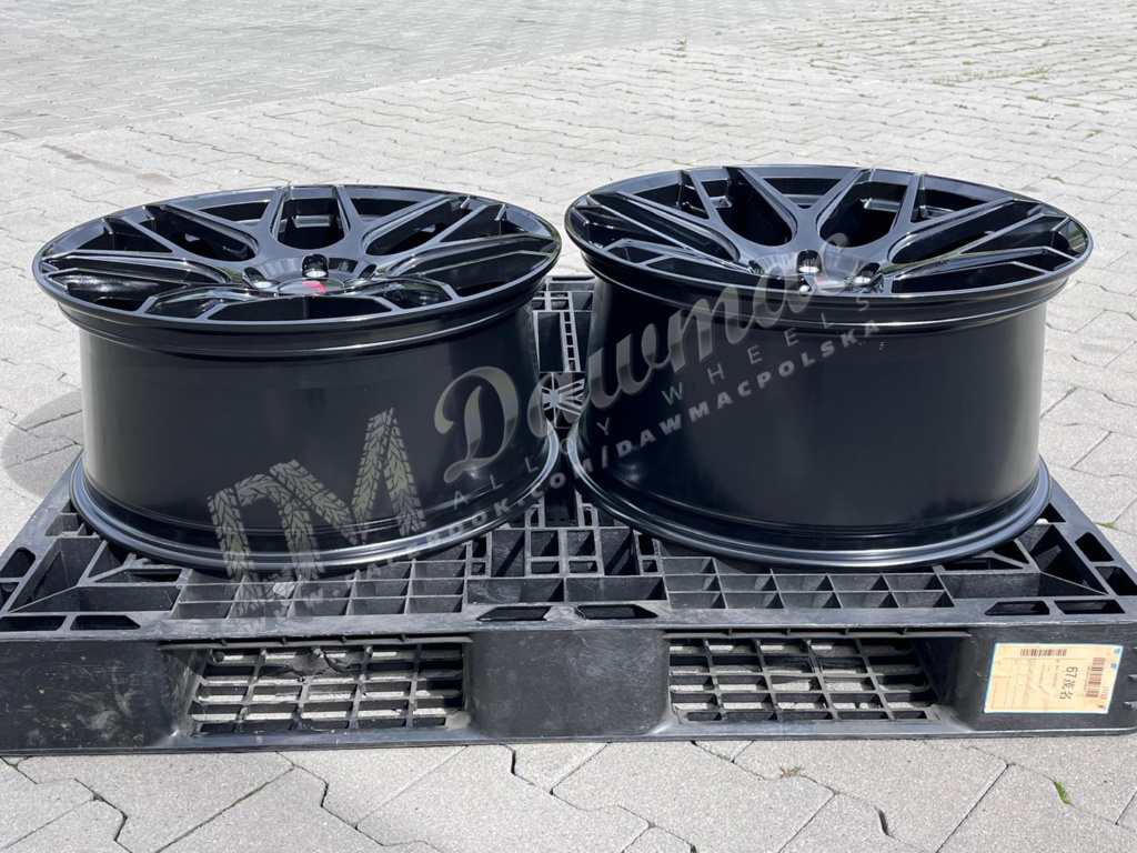 Japan Racing JR18 20" 9J ET20 + 10J ET30 5x112 Glossy Black - obrazek 8