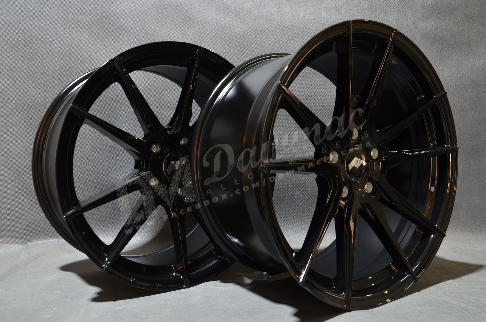 Japan Racing JR21 19" 8,5J ET30 + 9,5J ET40 5x120 Gloss Black - obrazek 4