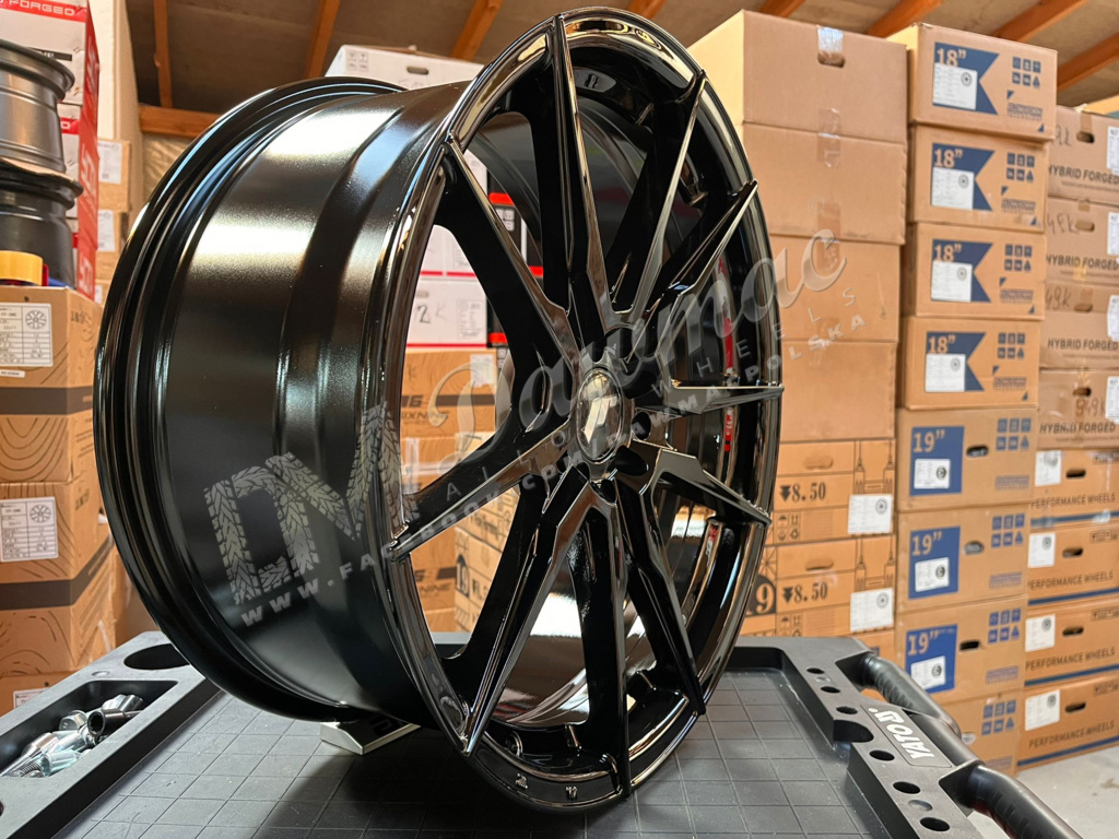 Japan Racing JR21 19" 8,5J ET35 5x100/120 Gloss Black - obrazek 3