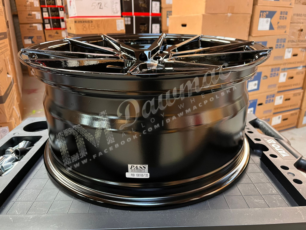 Japan Racing JR21 19" 8,5J ET35 5x100/120 Gloss Black - obrazek 5