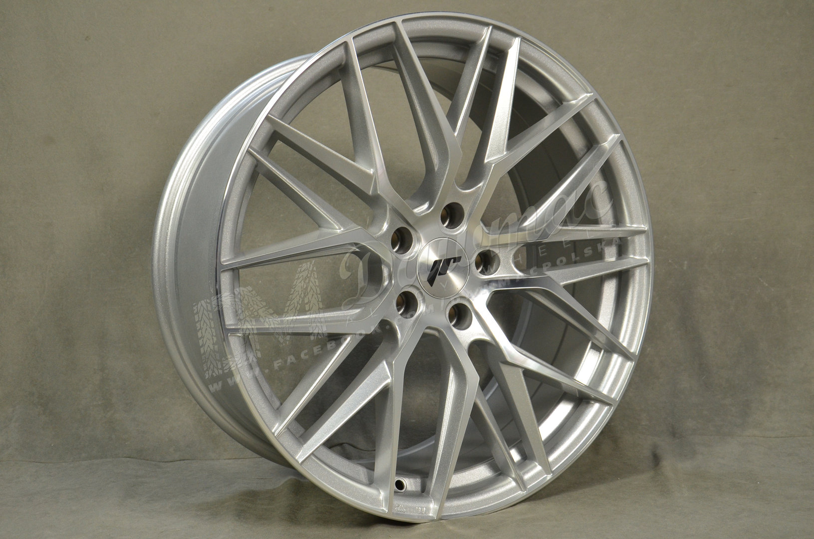 Japan Racing JR28 20" 8,5J ET35 5x120 Silver Machined Face - obrazek 3