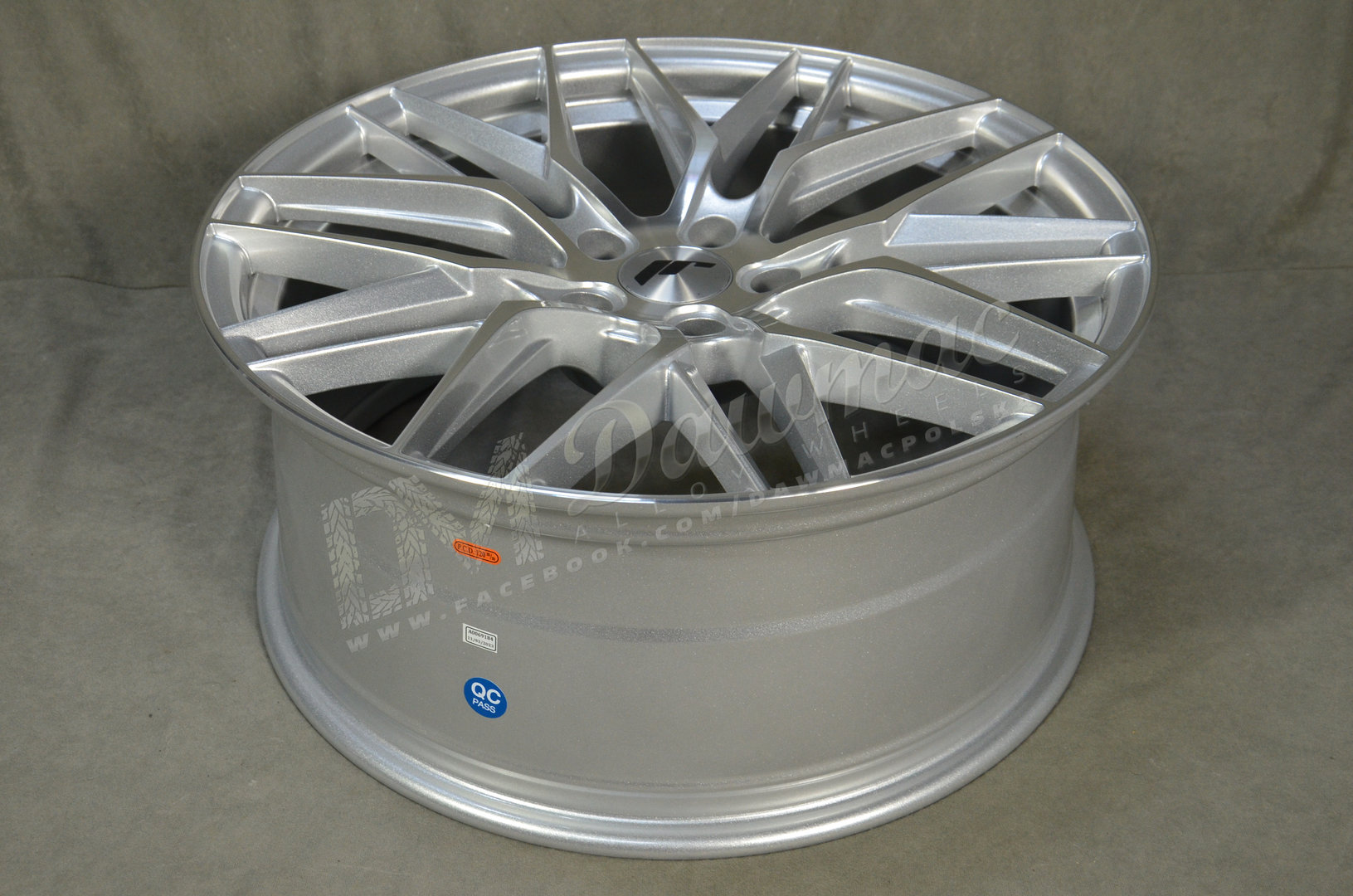 Japan Racing JR28 20" 8,5J ET35 5x120 Silver Machined Face - obrazek 5