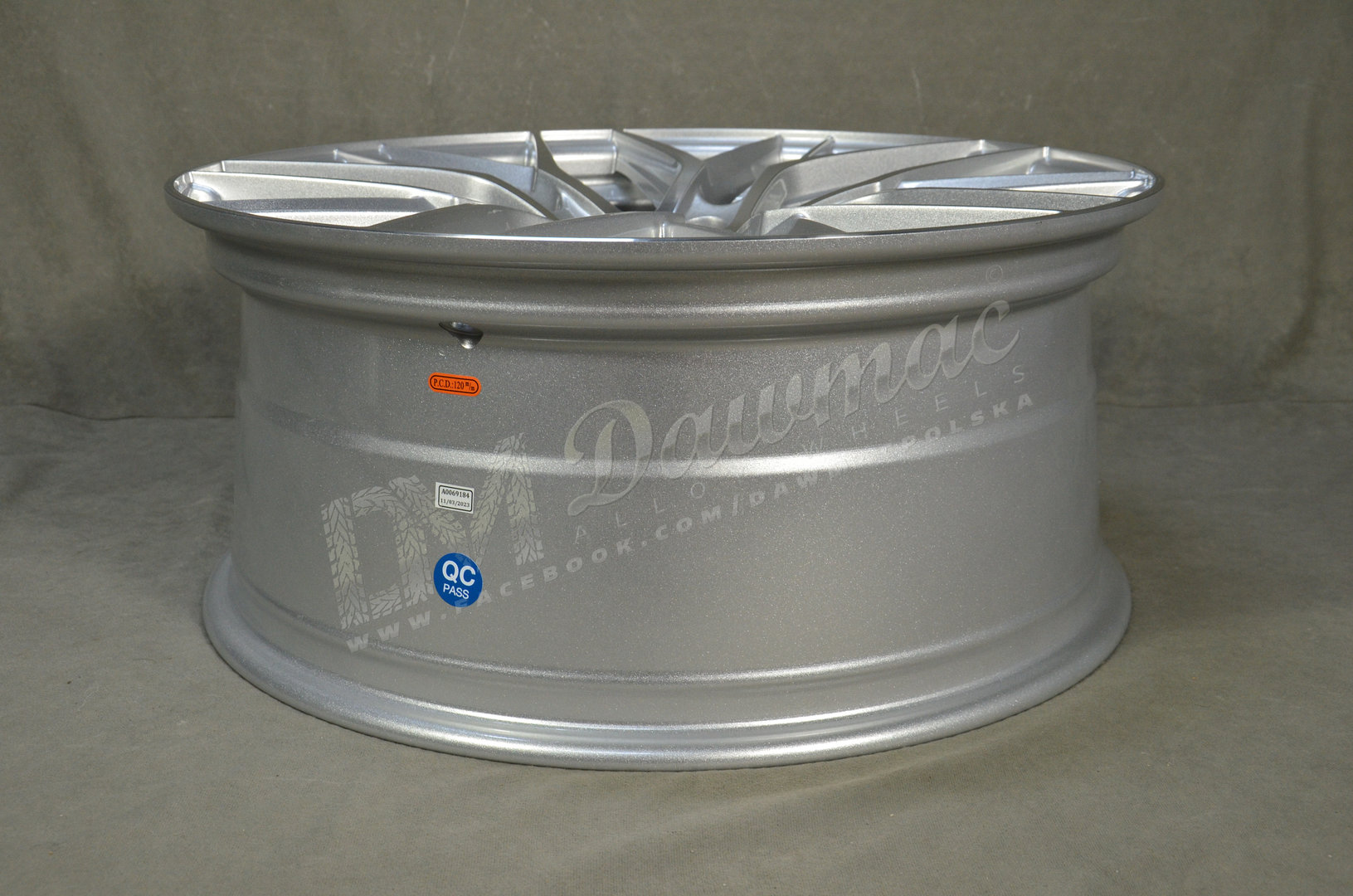 Japan Racing JR28 20" 8,5J ET35 5x120 Silver Machined Face - obrazek 7