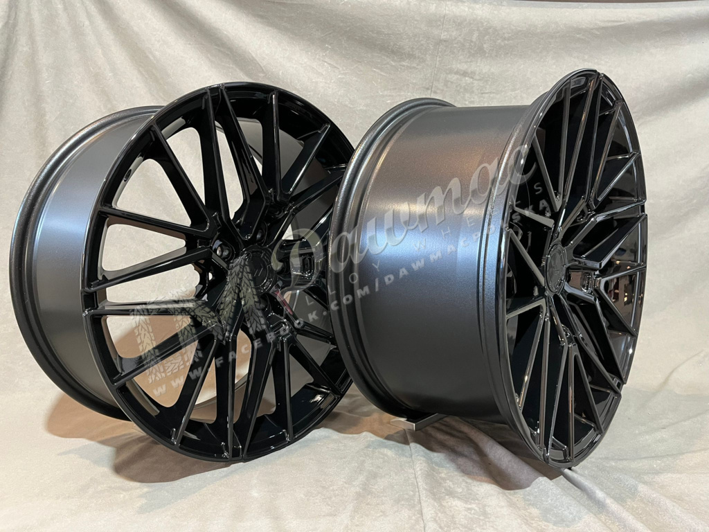 Japan Racing JR38 19" 8J ET35 + 9J ET40 5x120 Gloss Black - obrazek 4