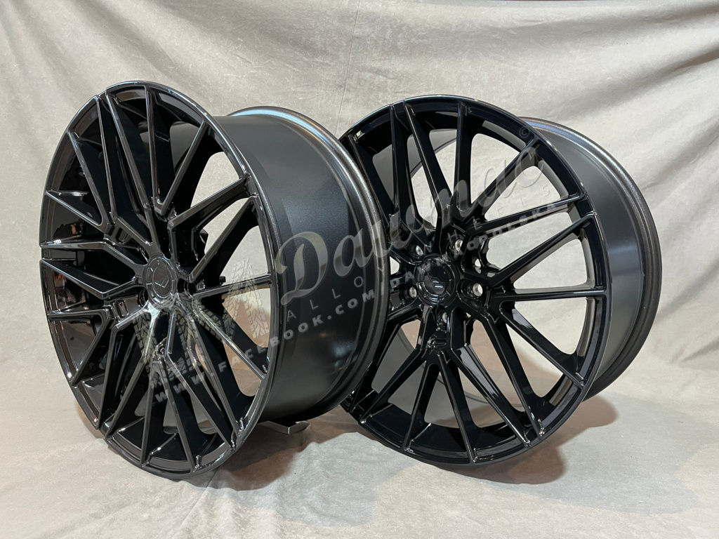 Japan Racing JR38 19" 8J ET35 + 9J ET40 5x120 Gloss Black - obrazek 5
