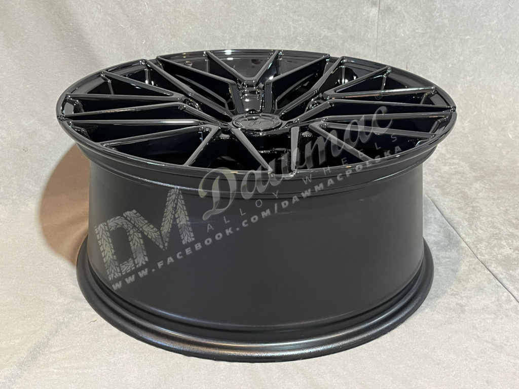 Japan Racing JR38 19" 8,5J ET40 5x112 Gloss Black - obrazek 6