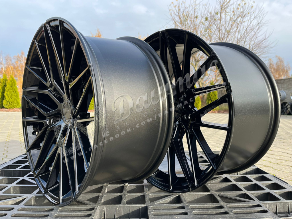 Japan Racing JR38 20" 9,5J ET40 + 10,5J ET35 5x112 Gloss Black - obrazek 5