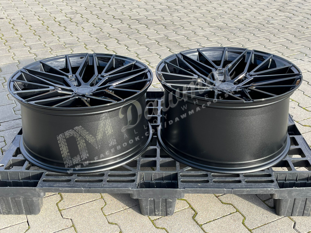 Japan Racing JR38 20" 9,5J ET40 + 10,5J ET35 5x112 Gloss Black - obrazek 7