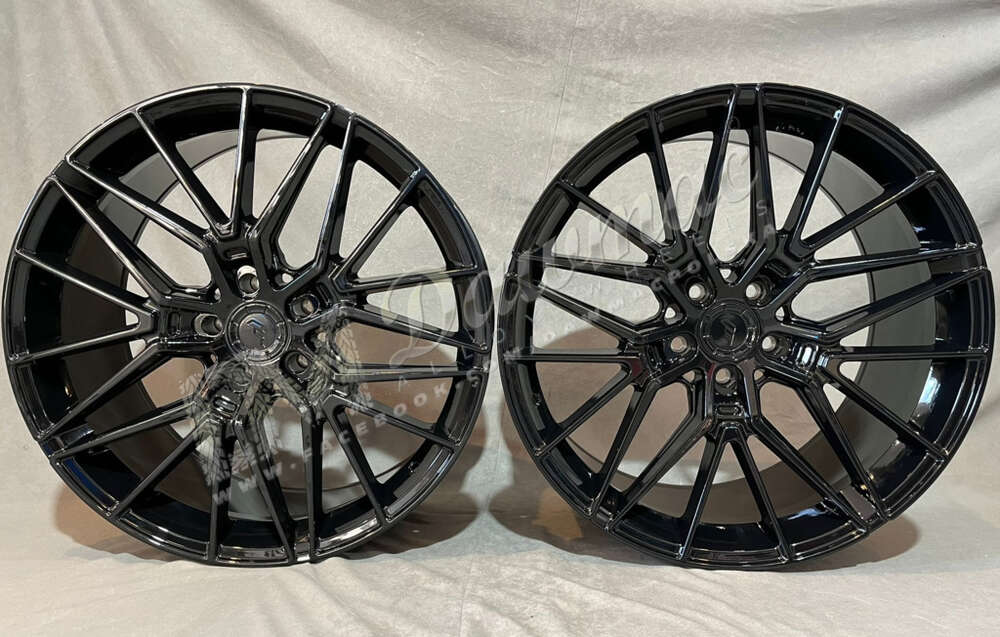 Japan Racing JR38 20" 9J ET30 + 10J ET40 5x112 Gloss Black