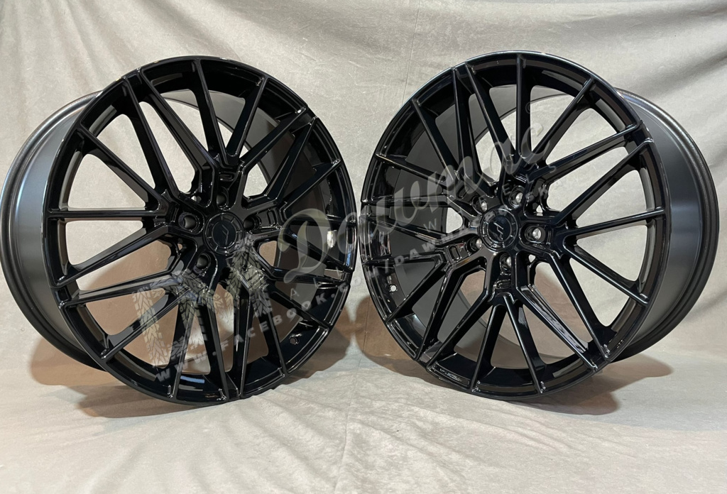 Japan Racing JR38 20" 9J ET30 + 10J ET40 5x112 Gloss Black - obrazek 3