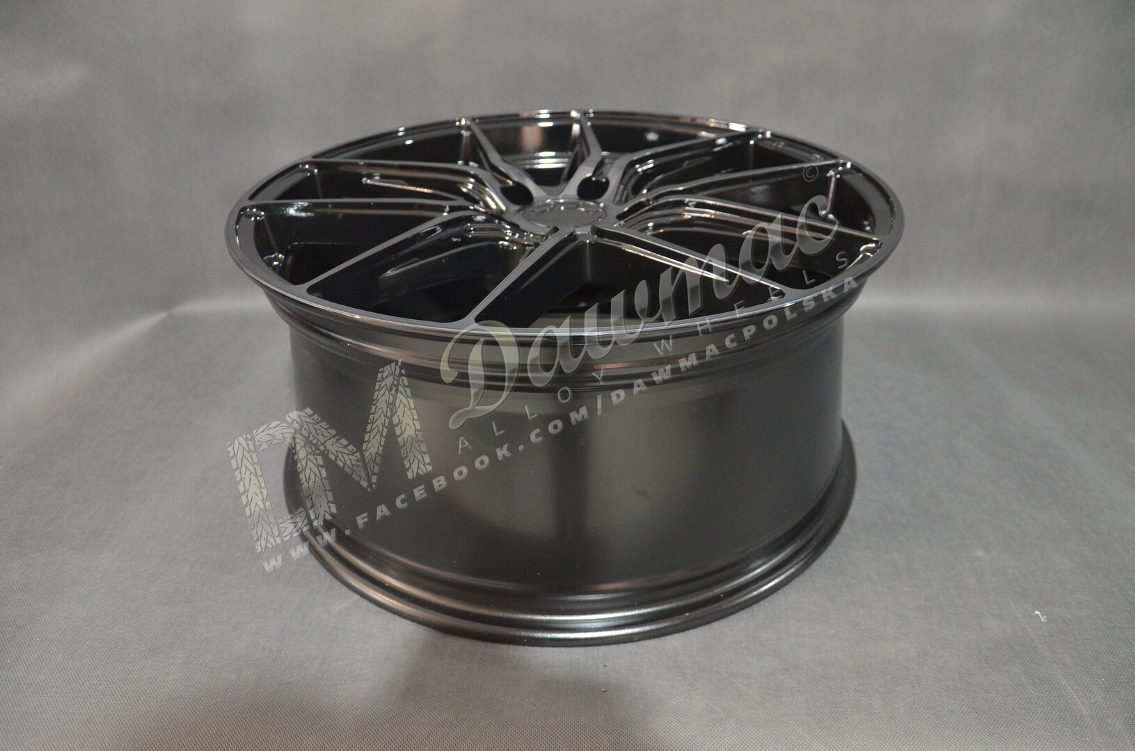 Japan Racing JR44 18" 8J ET42 5x112 Black Machined w/ Tinted Face - obrazek 6