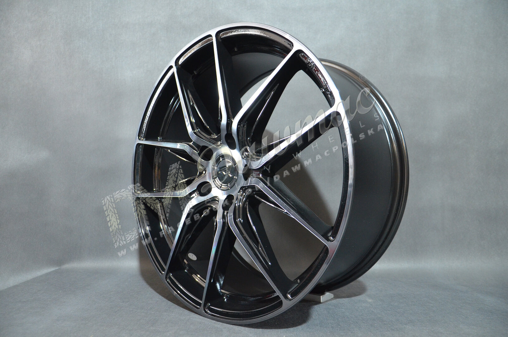 Japan Racing JR44 19" 8,5J ET45 5x112 Black Machined w/Tinted Face - obrazek 4