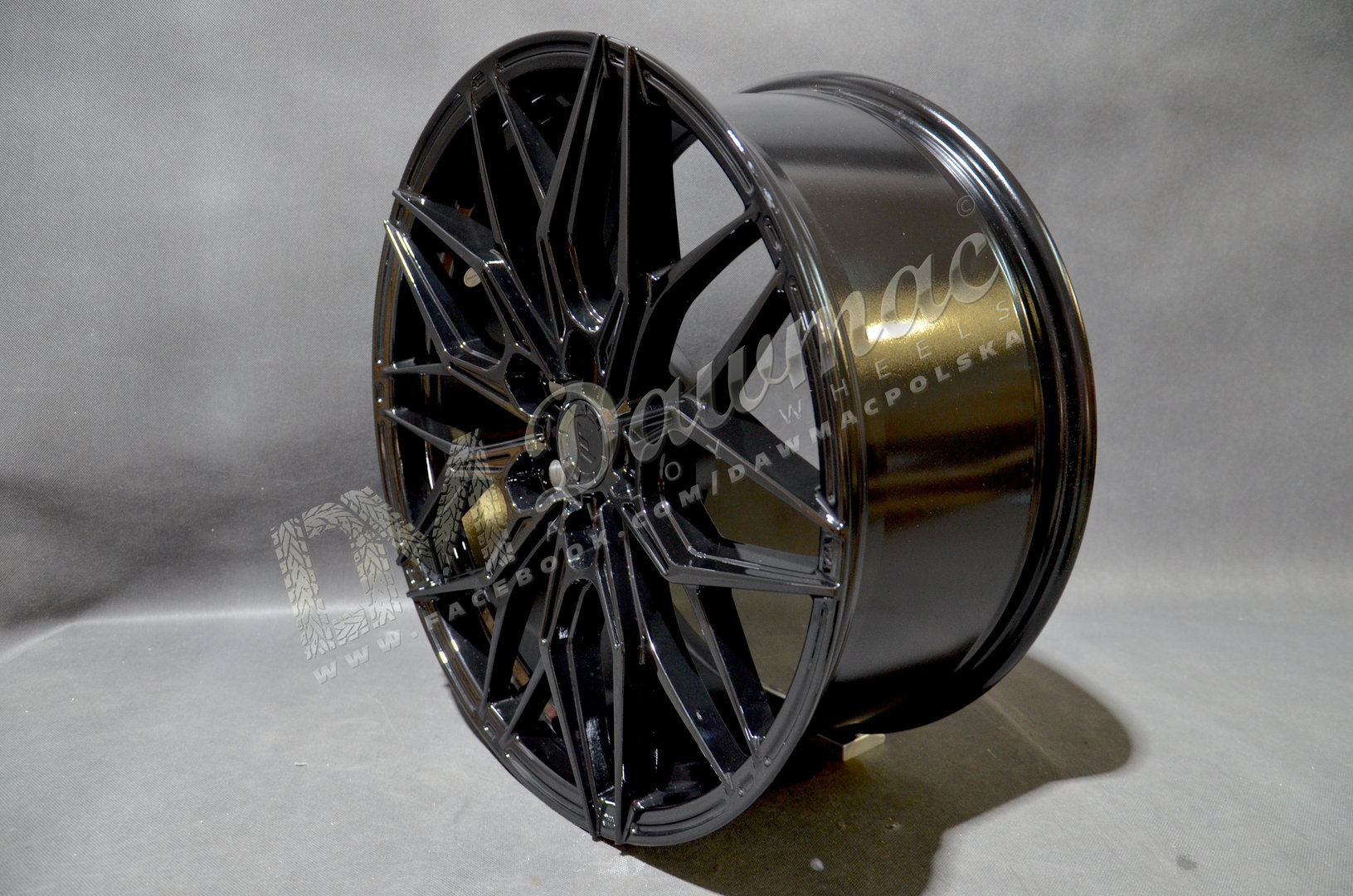 Japan Racing JR46 19" 8,5J ET45 5x112 Glossy Black - obrazek 4