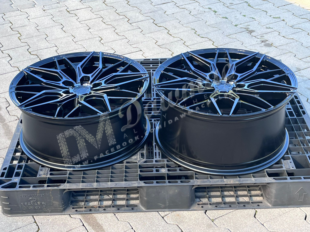 Japan Racing JR46 19" 8J ET38 + 9J ET43 5x112 Black Machined w/Tinted Face - obrazek 8