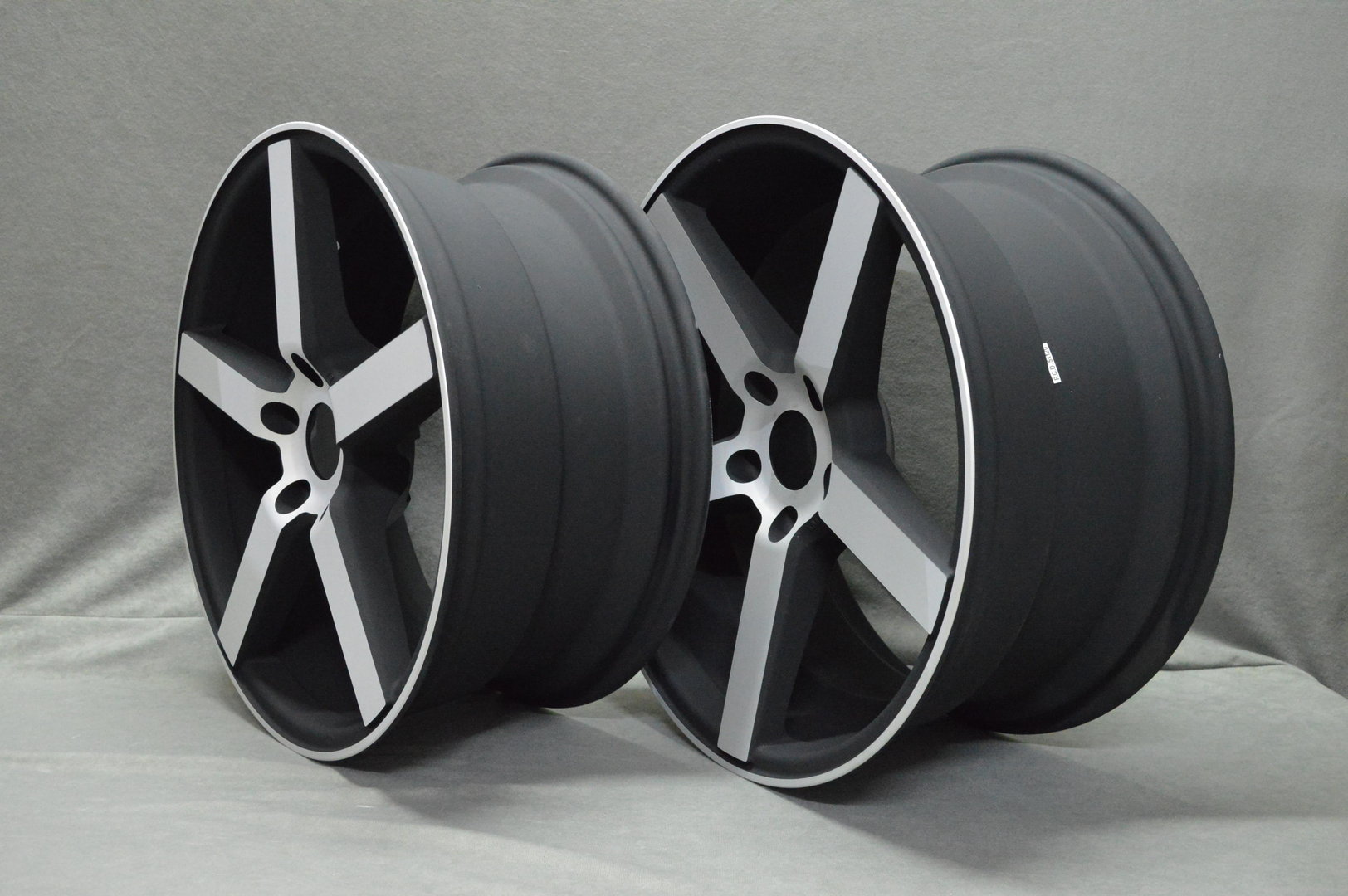 MODEL:972 19" 8,5J ET35 + 9,5J ET35 5x120 BFM - matt - obrazek 4